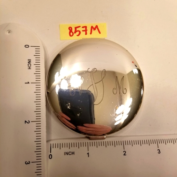 #857M Pier 1 Engraved Siver-plated 2 Mirror Magnifying Compact - Picture 1 of 6